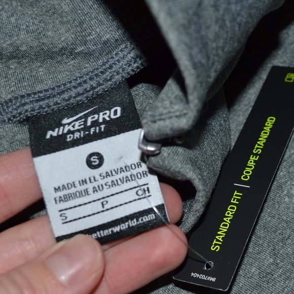 NWT Nike Women Fitted Gray Cowlneck Zip Pullover Base Layer Thermal Top Size Sm - Picture 2 of 6